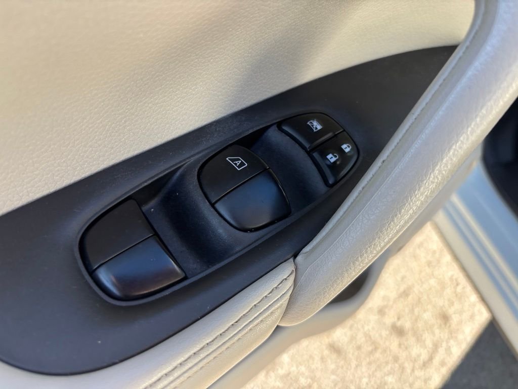 Used 2019 White Nissan SV image 17