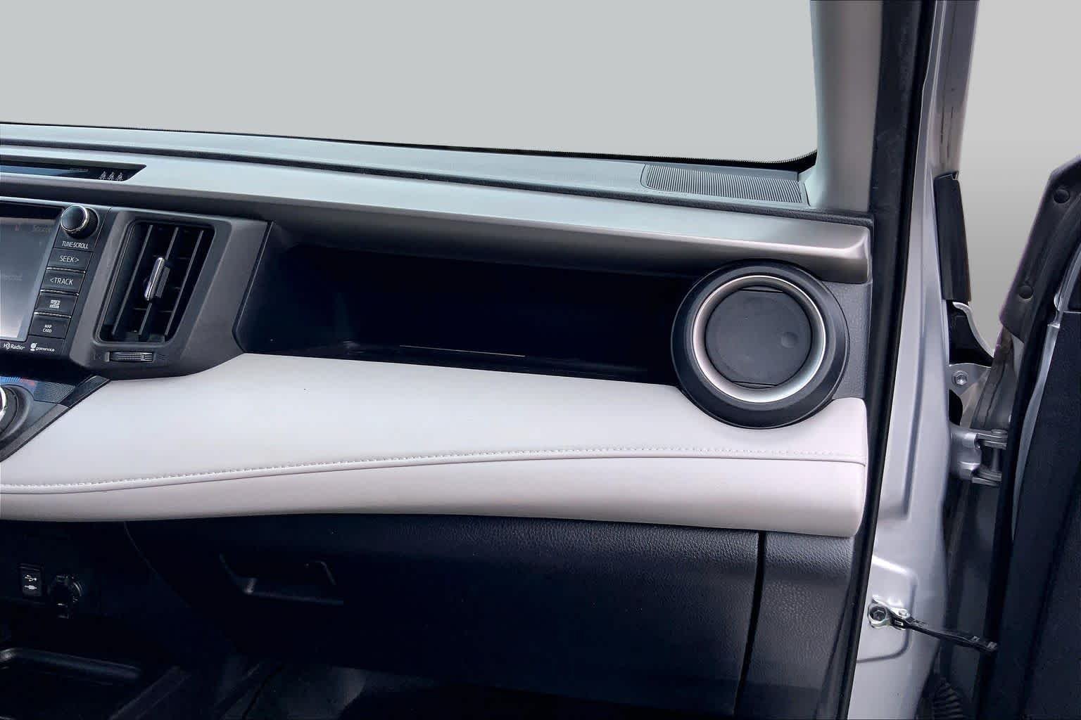Used 2017 Silver Sky Metallic Toyota Platinum image 18