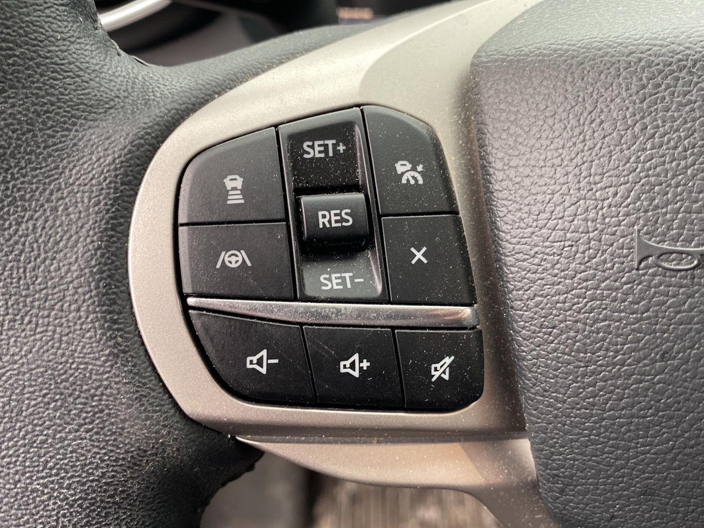 Used 2023 Iconic Silver Ford XLT image 19