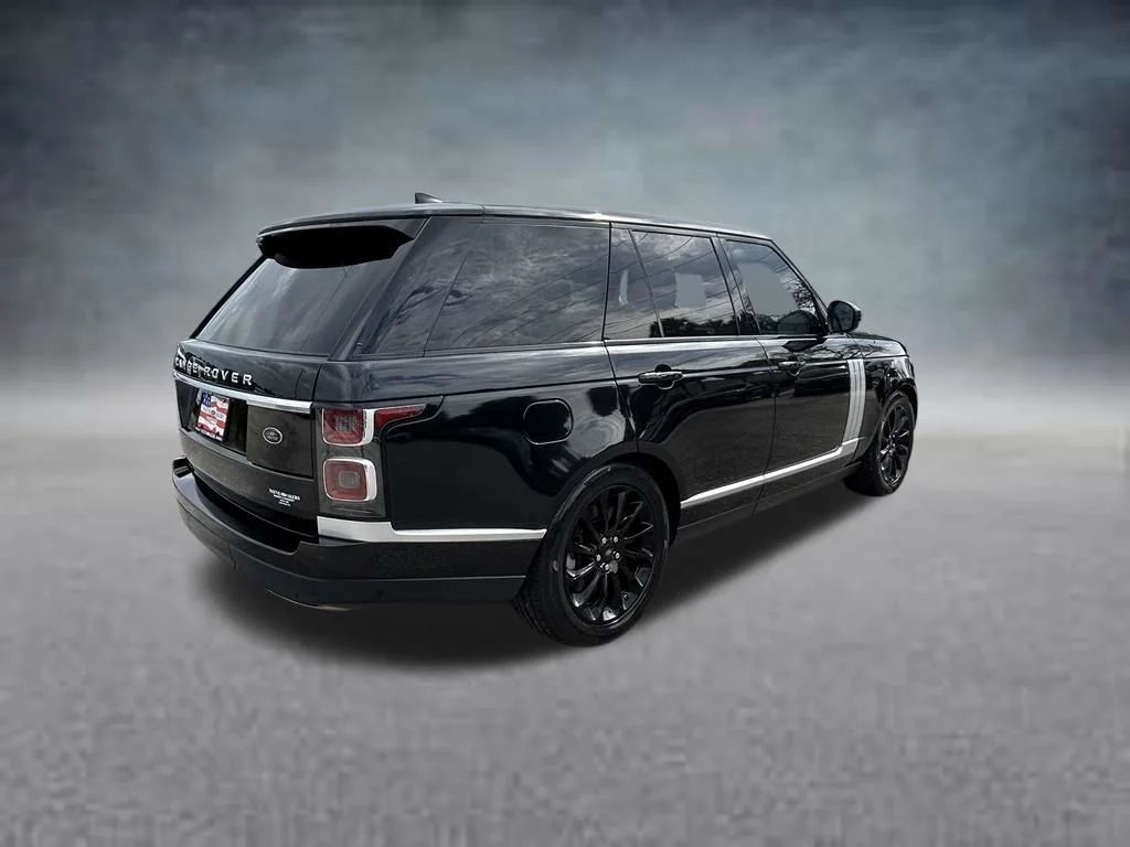 Used 2020 Santorini Black Land Rover HSE image 4