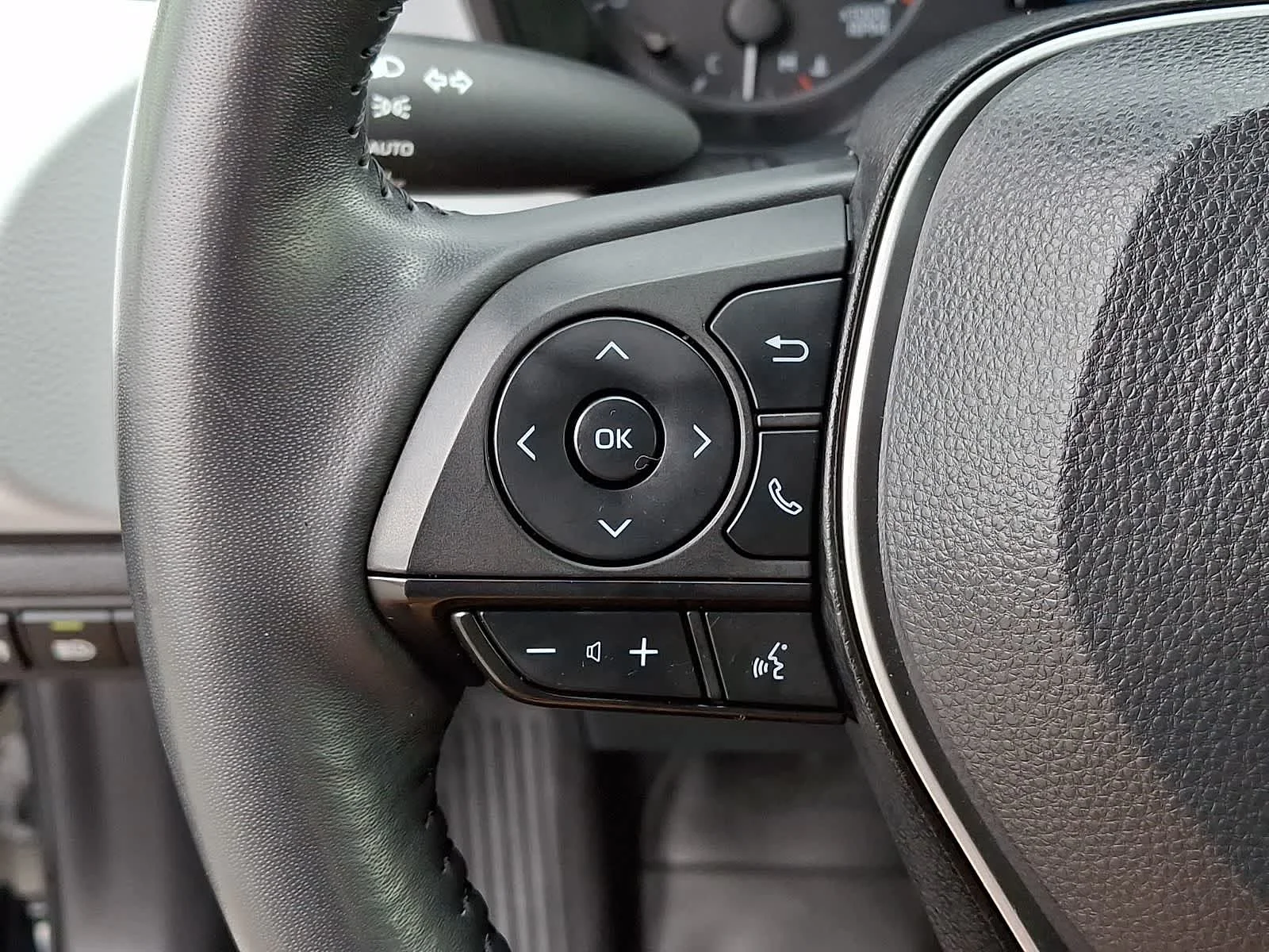 Used 2024 Midnight Black Metallic Toyota Hybrid SE image 25