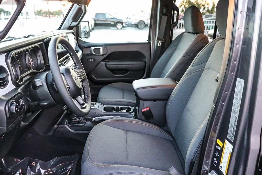 New 2026 Crystal Metallic Jeep California Edition image 20