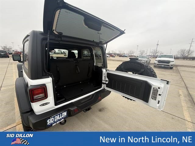New 2026 Bright White Clear-Coat Exterior Paint Jeep Sport image 7