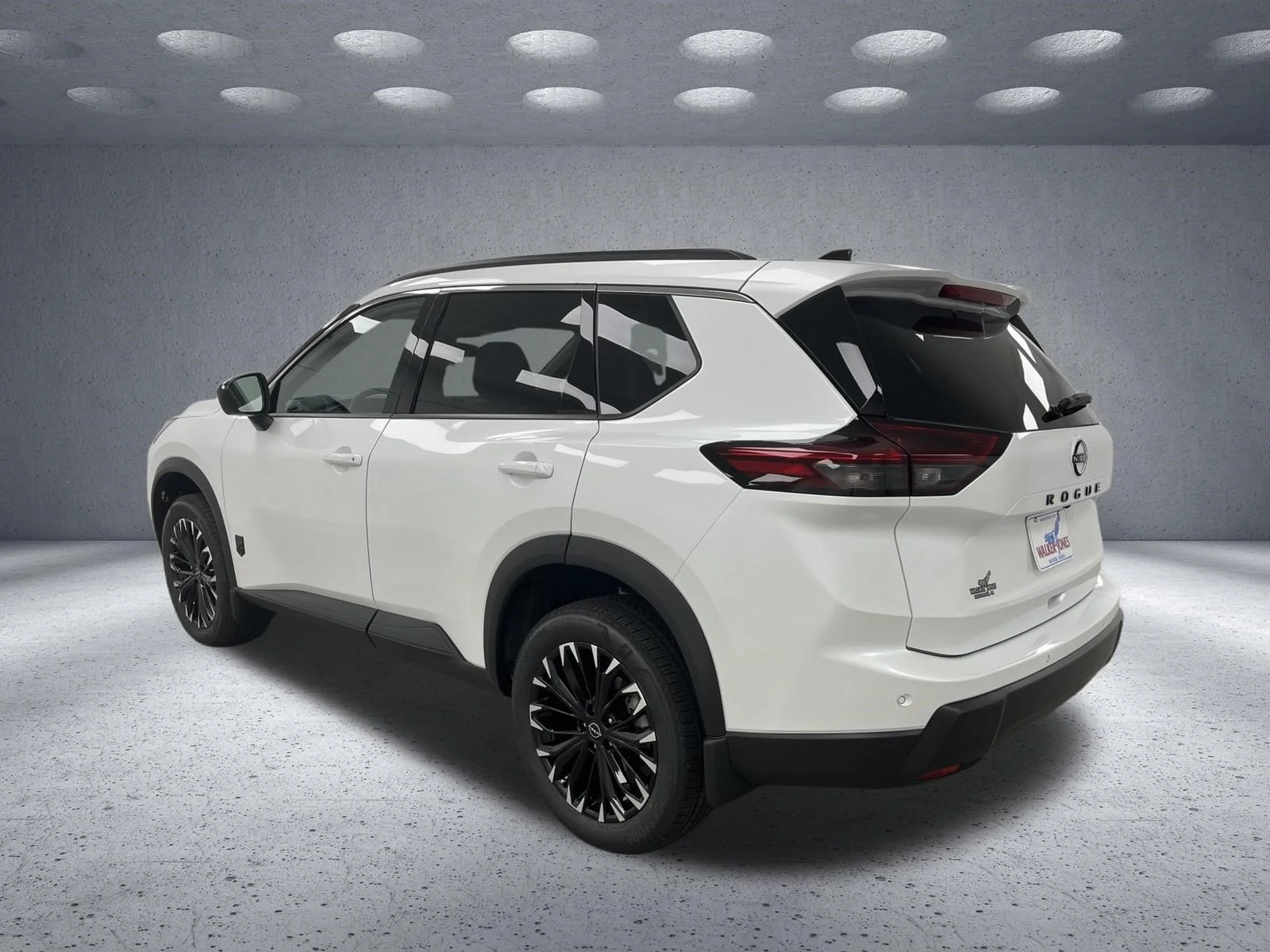 New 2026 Everest White Pearl TriCoat Nissan Dark Armor™ image 3