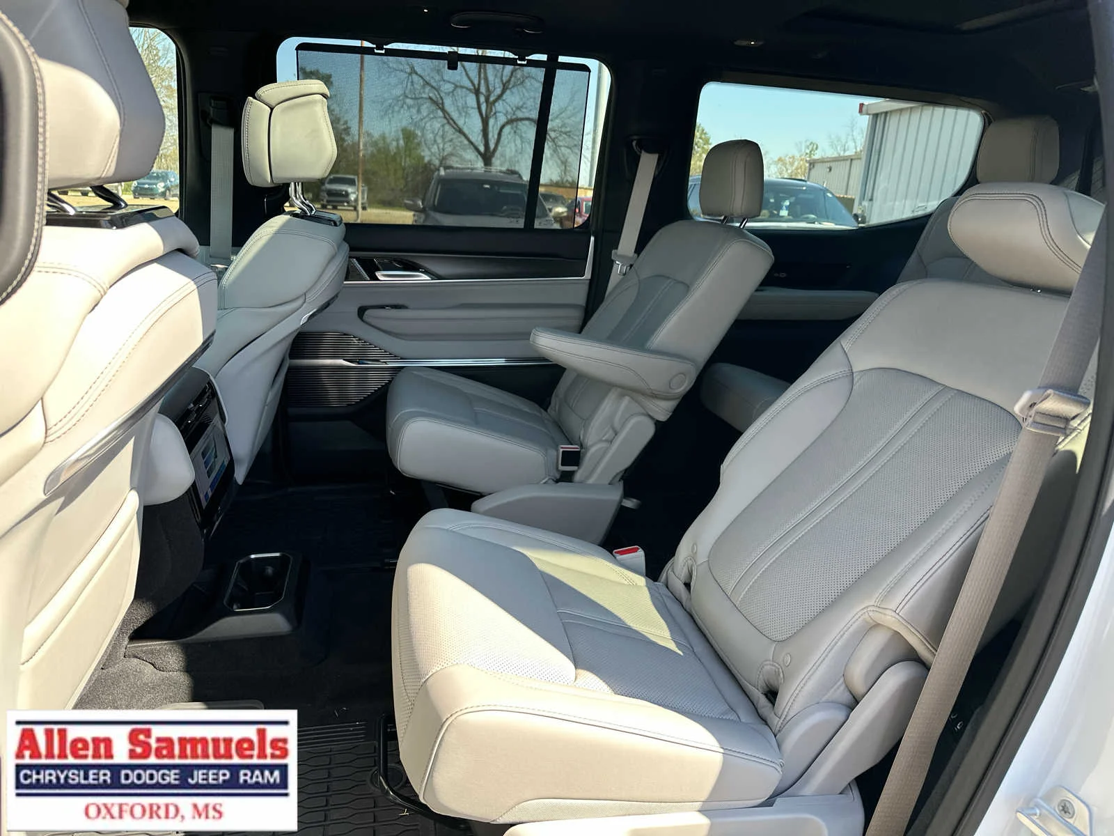 2026 Jeep Grand Wagoneer Summit Obsidian - Photo 13