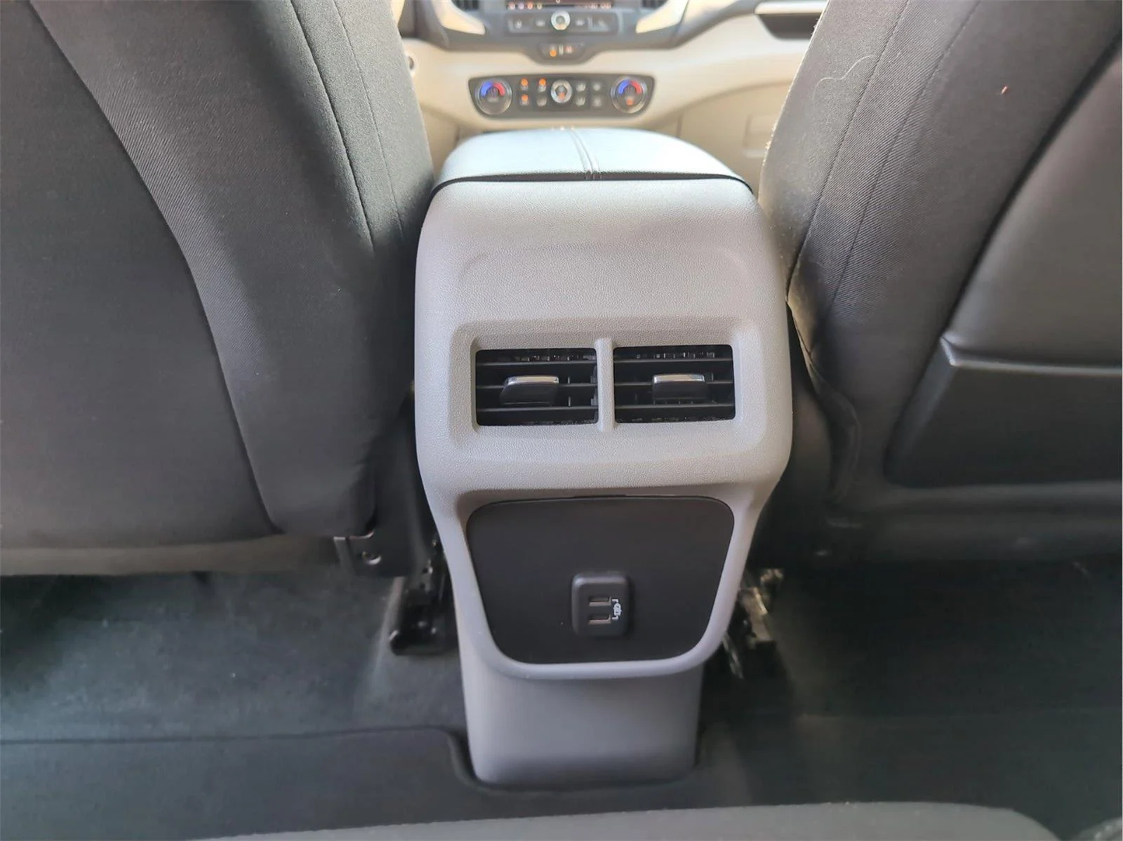 Used 2022 Summit White GMC SLE image 32