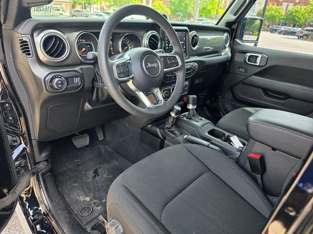 Used 2023 Black Jeep Overland 4x4 image 11