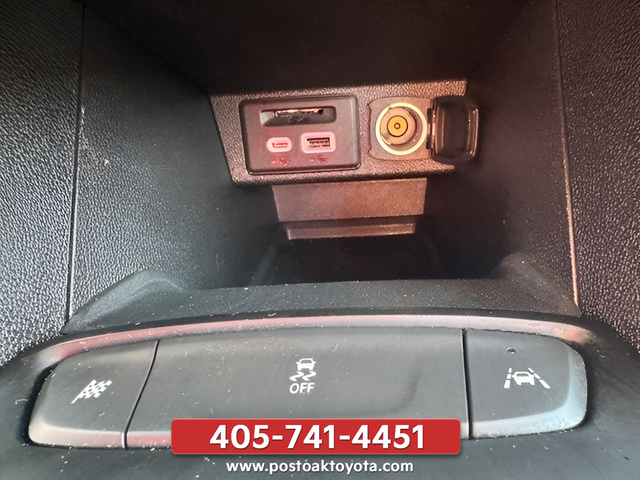 Used 2022 Black Chevrolet 1LT image 27