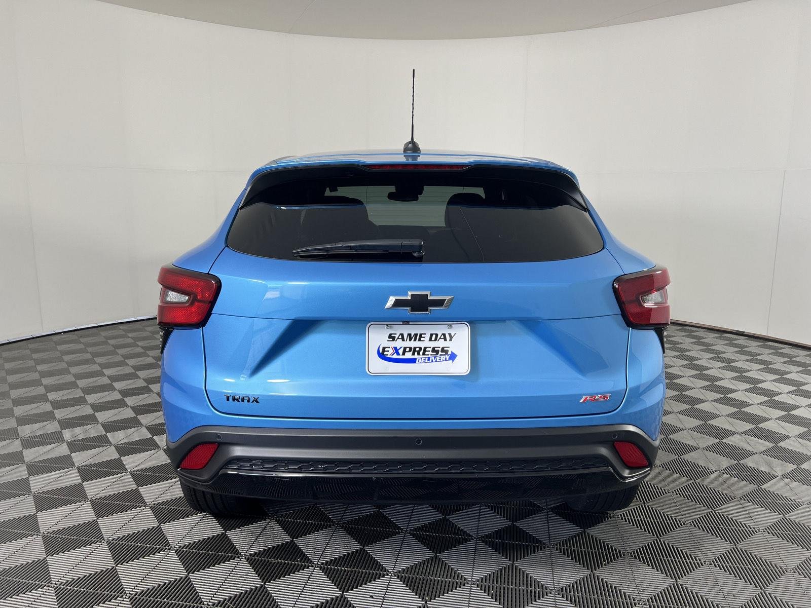 Used 2025 Marina Blue Metallic Chevrolet 1RS image 23