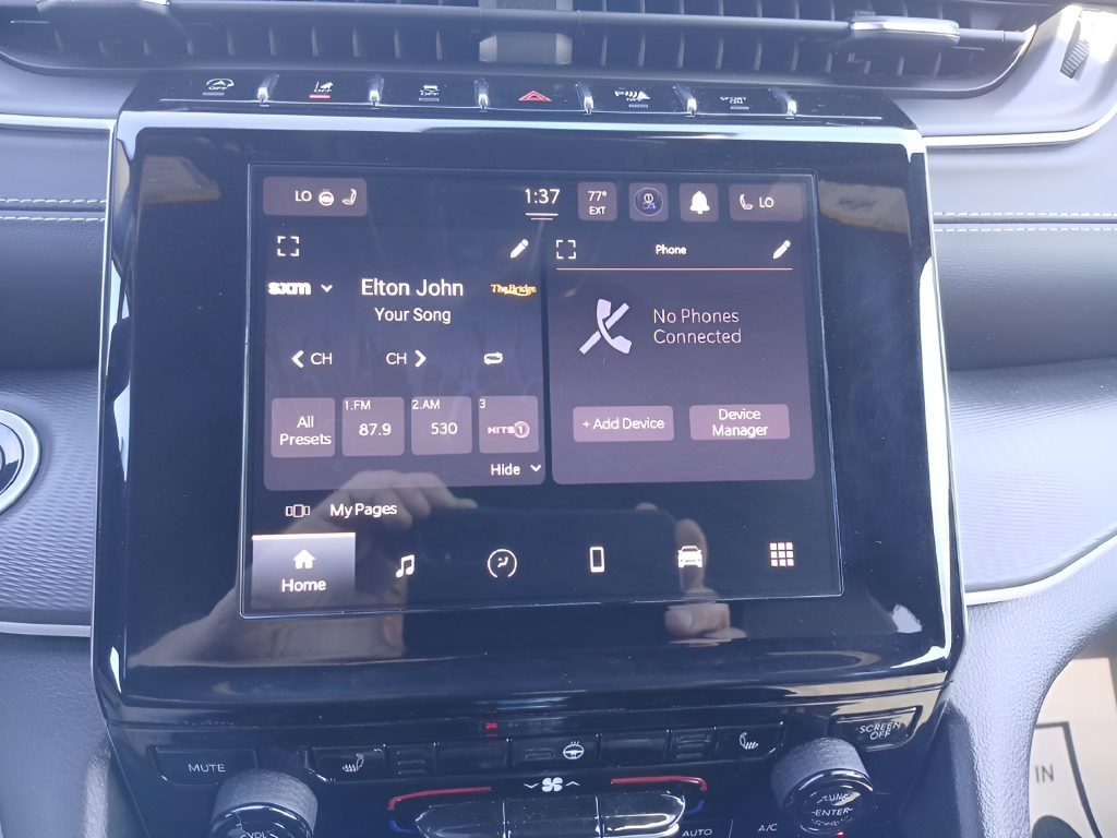 Used 2023 Silver Jeep Altitude X image 16