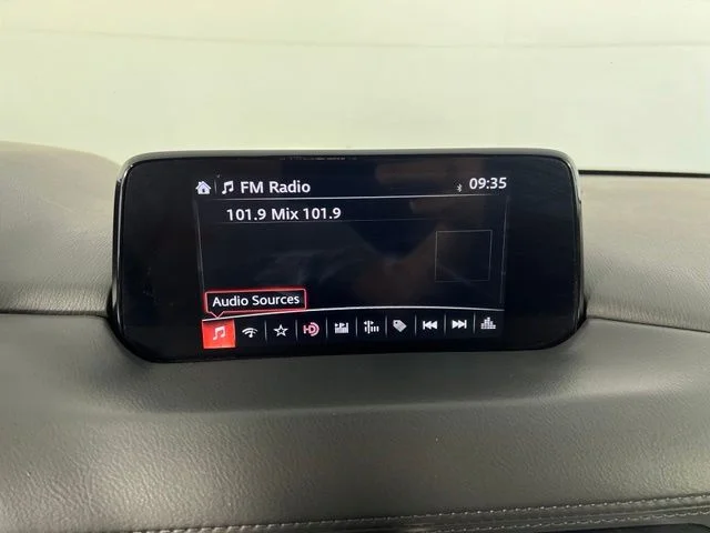 Used 2018 White Mazda Touring image 25