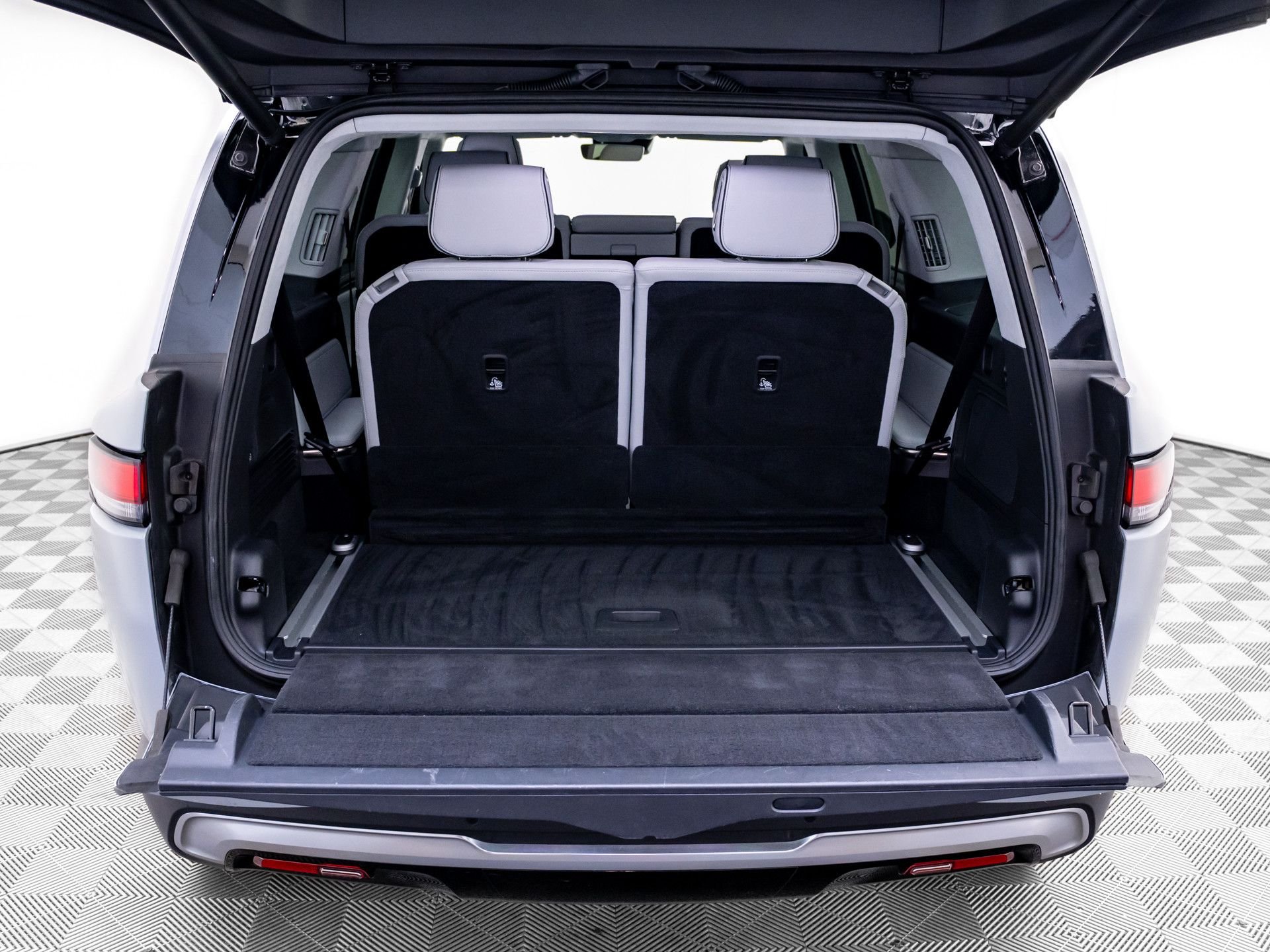 Used 2023  Rivian Adventure image 36