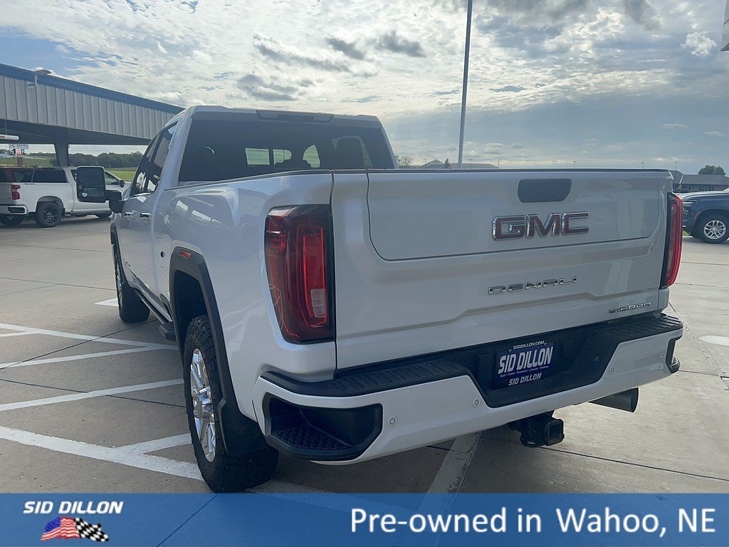 Used 2021 White Frost Tricoat GMC Denali image 3