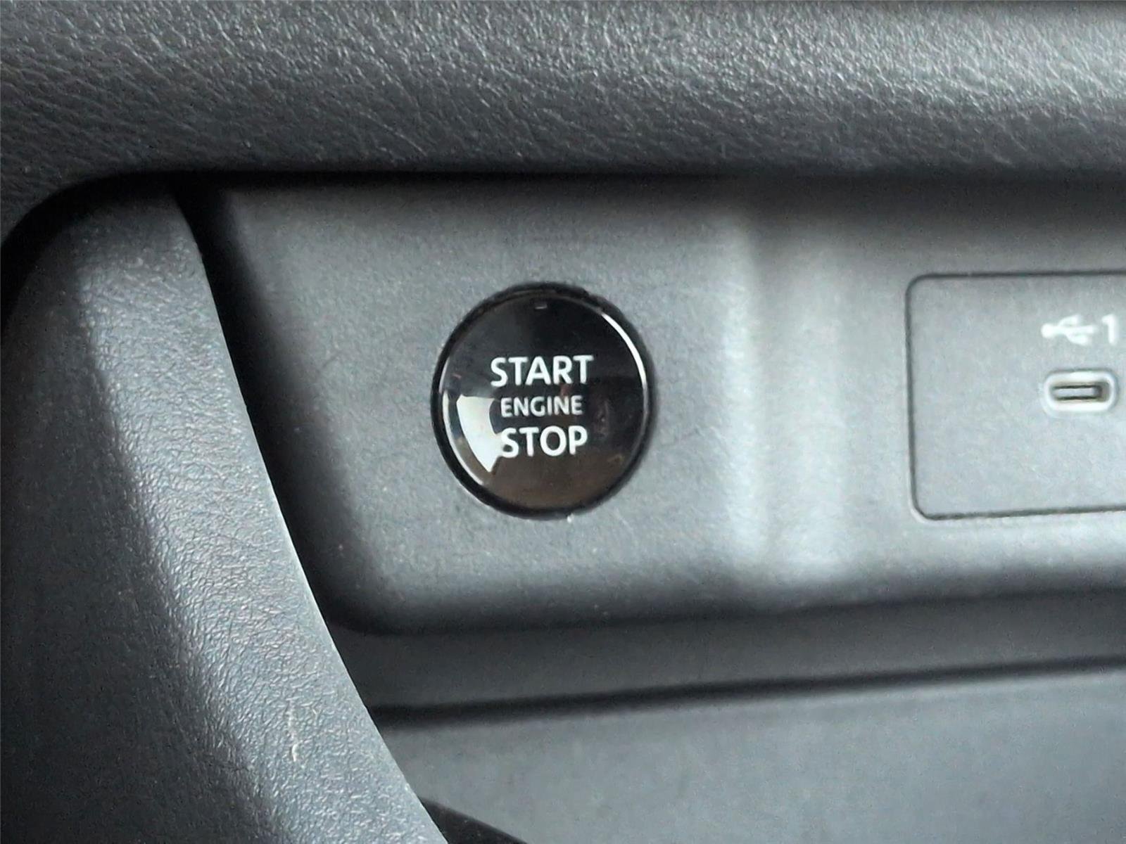 Used 2024 Everest White Pearl Nissan SV image 29