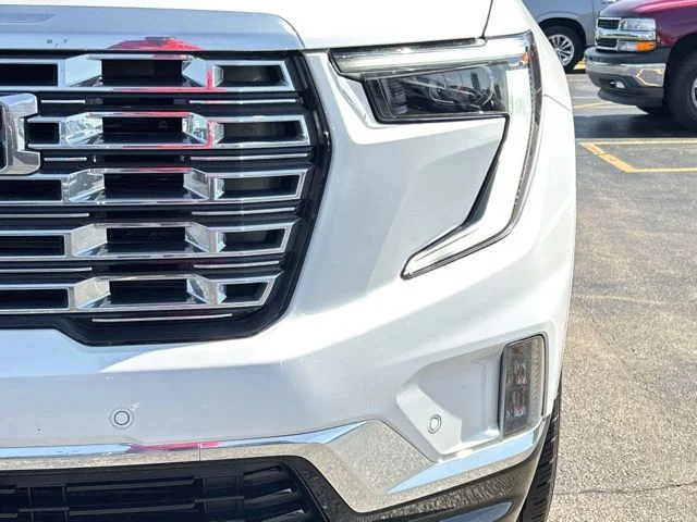 Used 2024 White GMC Denali image 3