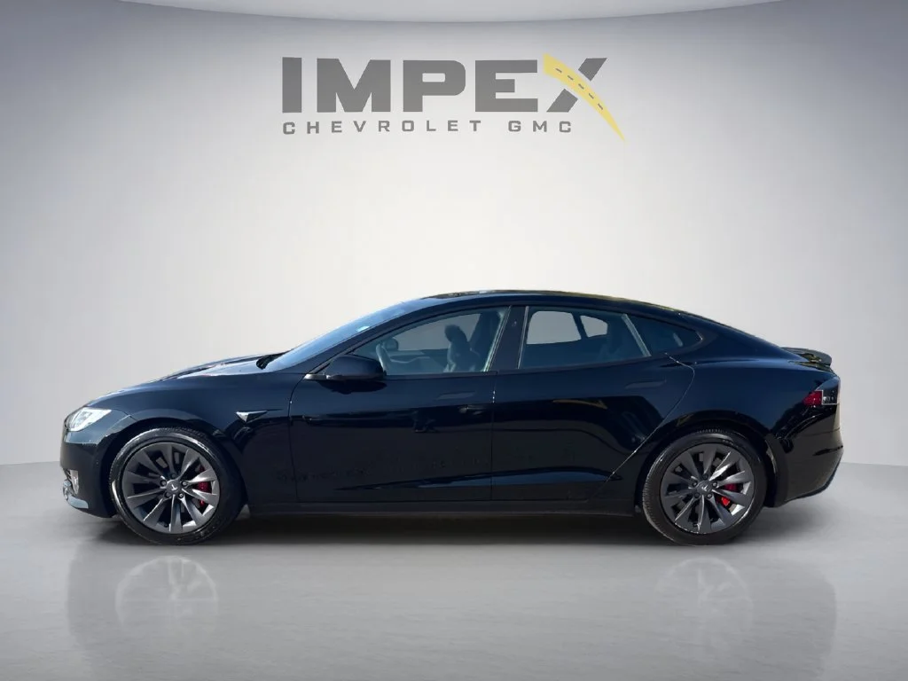 Used 2020  Tesla Performance image 2