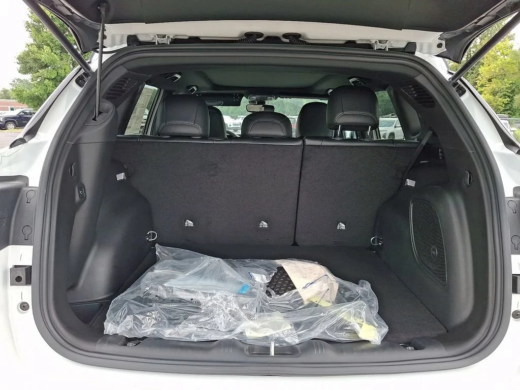 New 2026 Bright White Clearcoat Jeep Trailhawk image 21