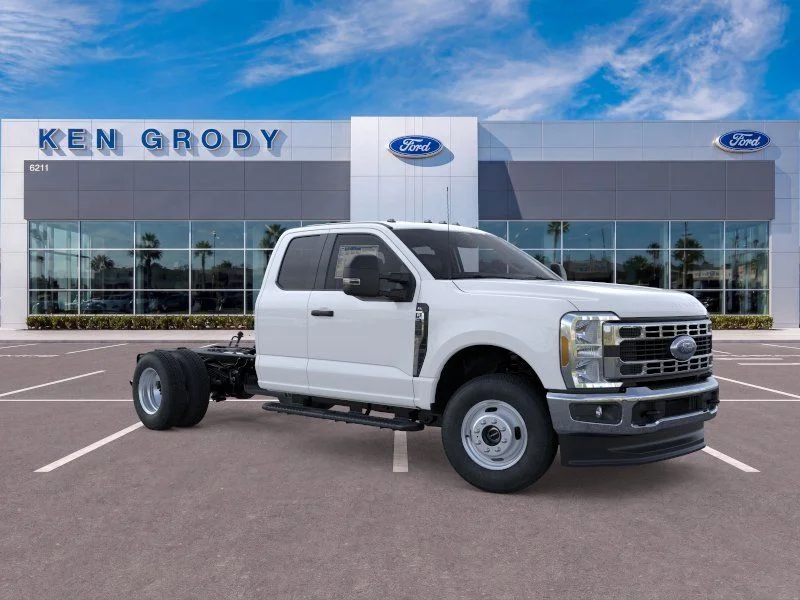 2025 Ford F-350 XL 4x4 SuperCab 168-In DRW's photo