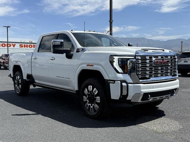 2024 GMC Sierra 4WD Crew Cab Standard Box Denali's photo
