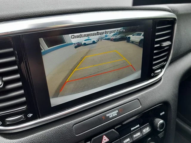 Used 2022 White Kia Nightfall image 22