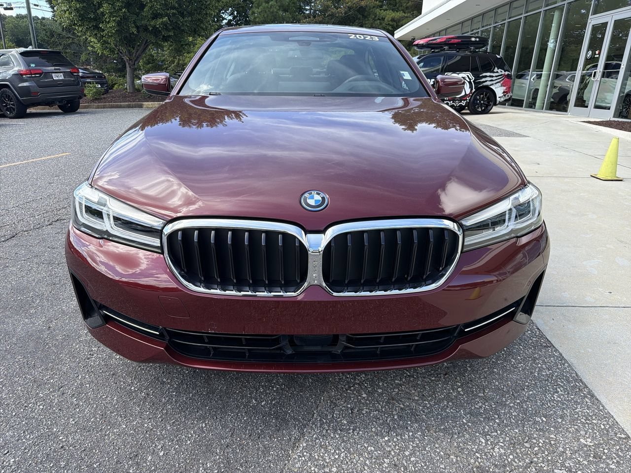 Used 2023 Aventurin Red Metallic BMW 530e image 10