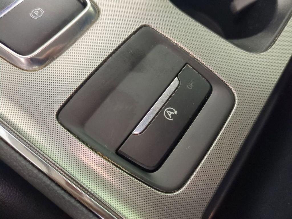 Used 2022 White Ford SEL image 28