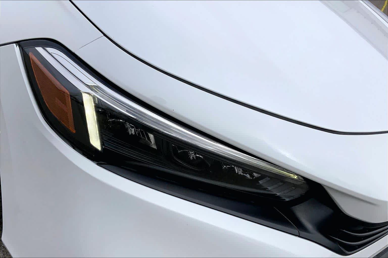 Used 2022 Platinum White Pearl Honda Sport image 26