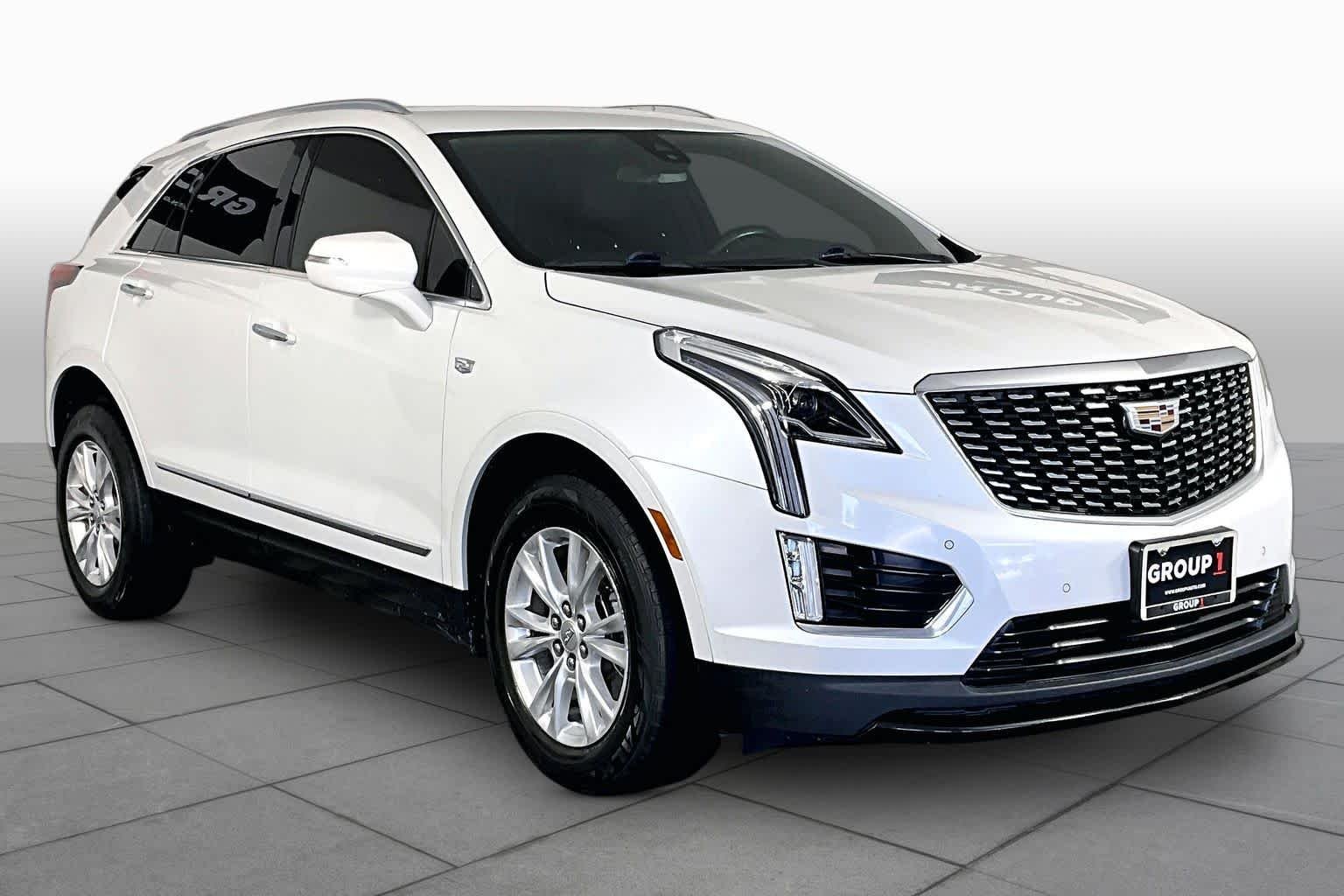 Used 2022 Crystal White Tricoat Cadillac FWD Luxury image 3