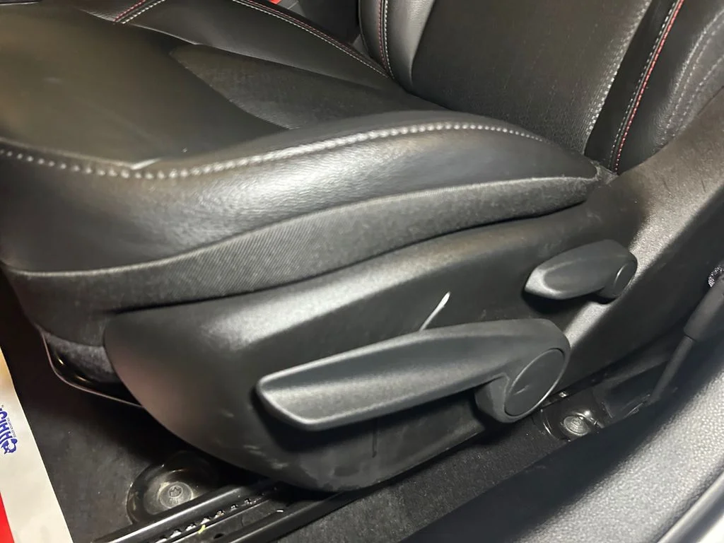 Used 2025 Bright White Jeep Trailhawk image 21