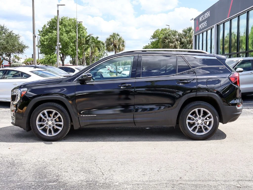 Used 2024 Black GMC SLT image 17