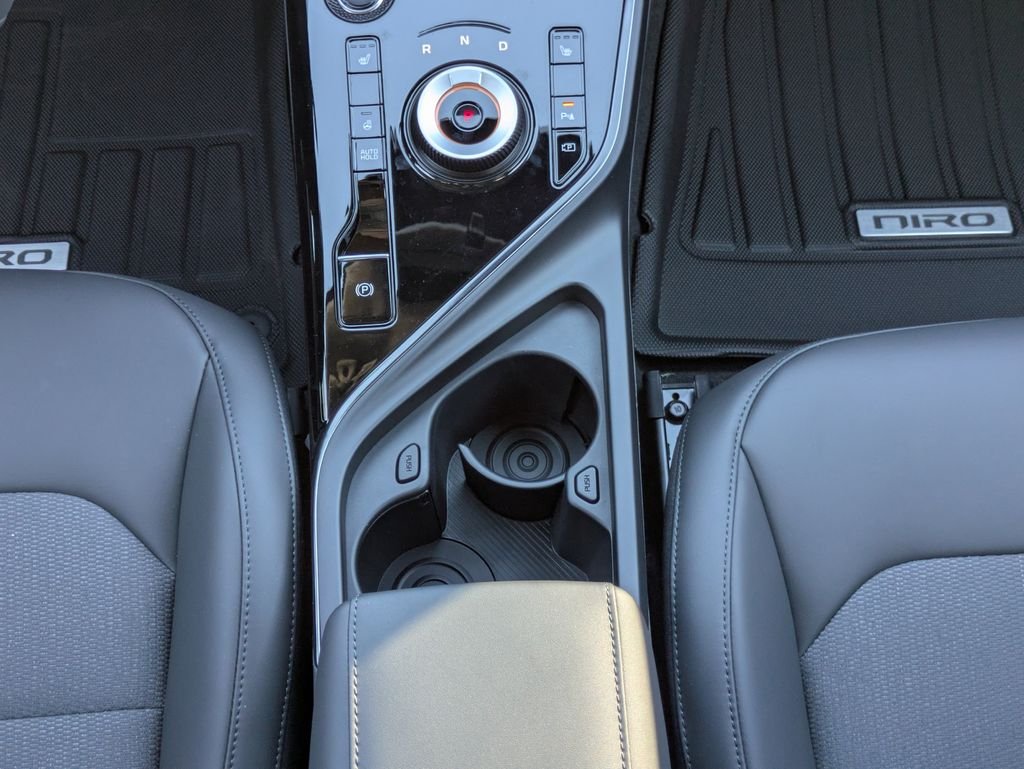 New 2025 Interstellar Gray Kia Wind image 17