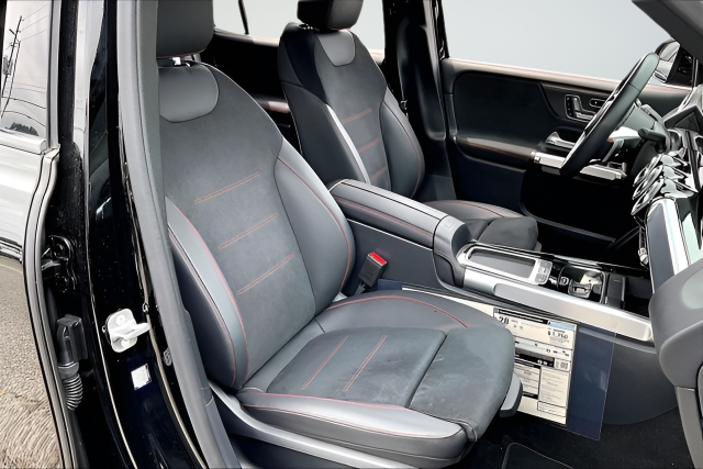 Used 2024 Black Mercedes-Benz GLB 250 image 25