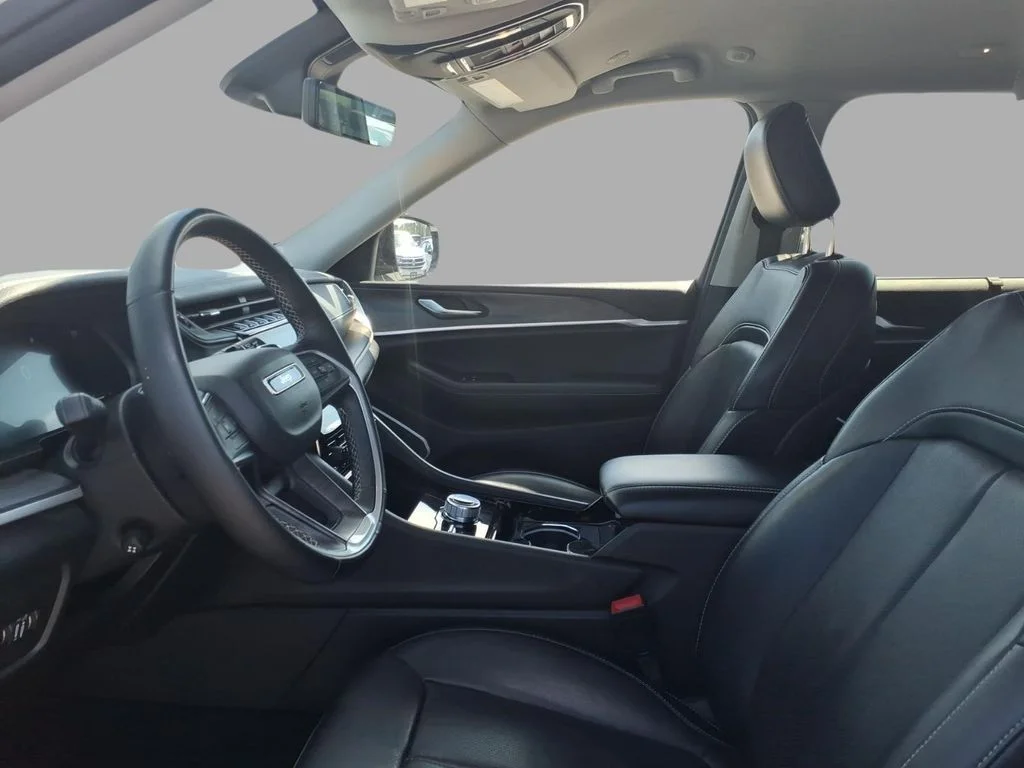 Used 2022 White Jeep Limited image 7