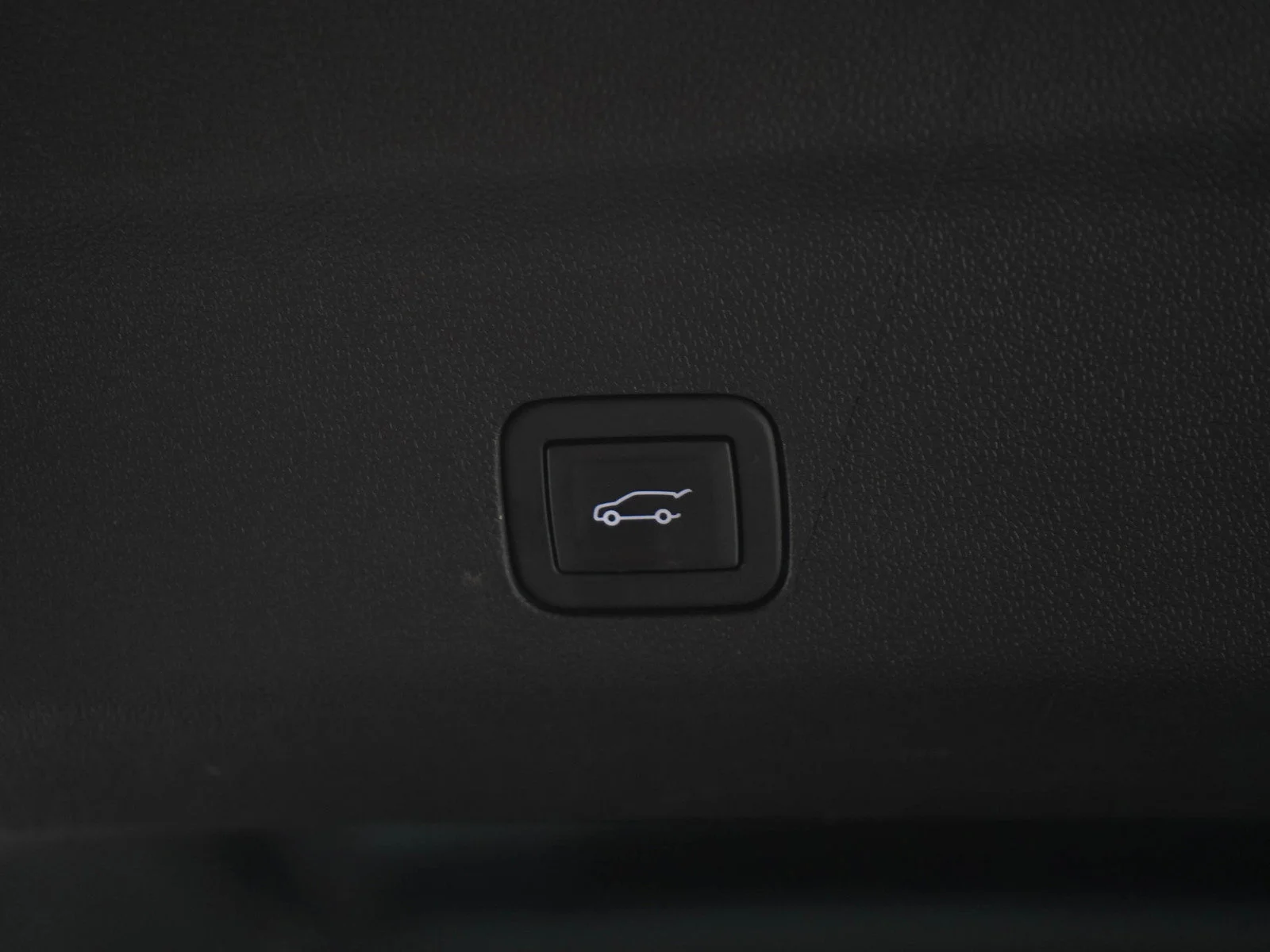 Used 2025 Onyx Black GMC 4WD 4dr AT4 image 19