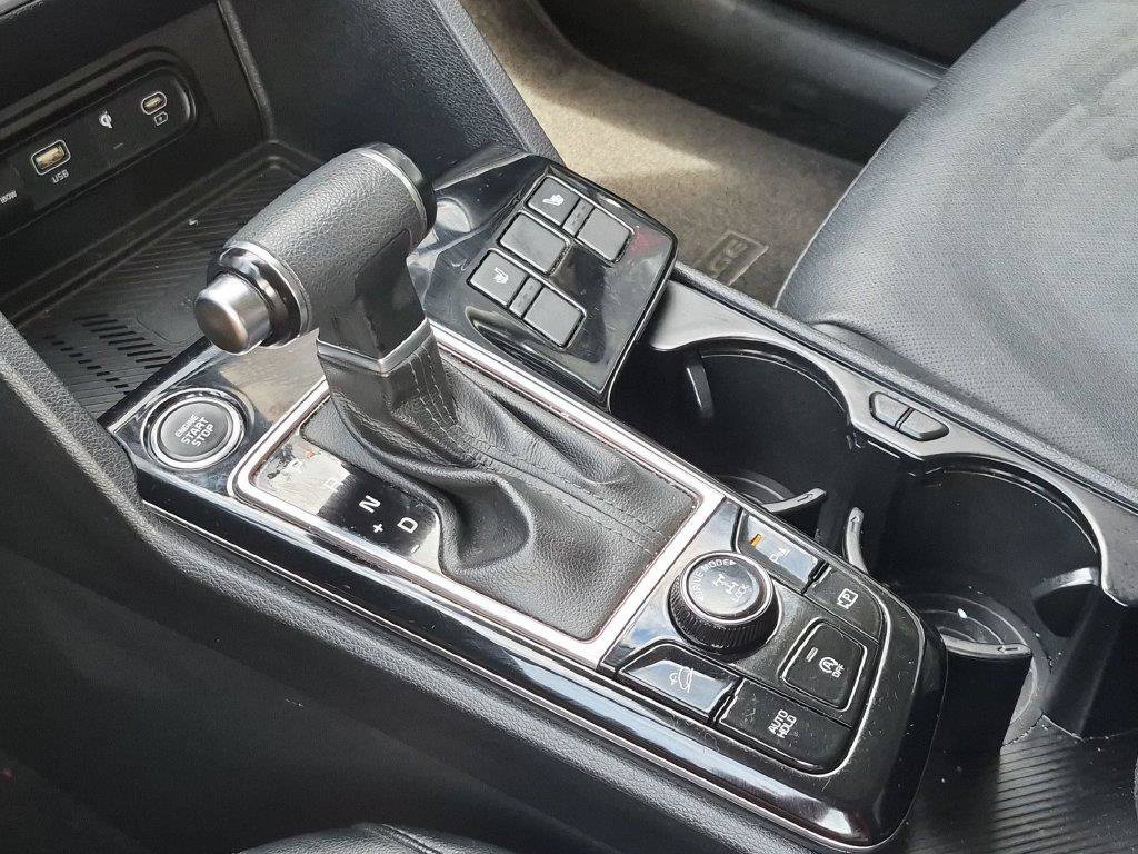 Certified Used 2024 Gray Kia EX image 15