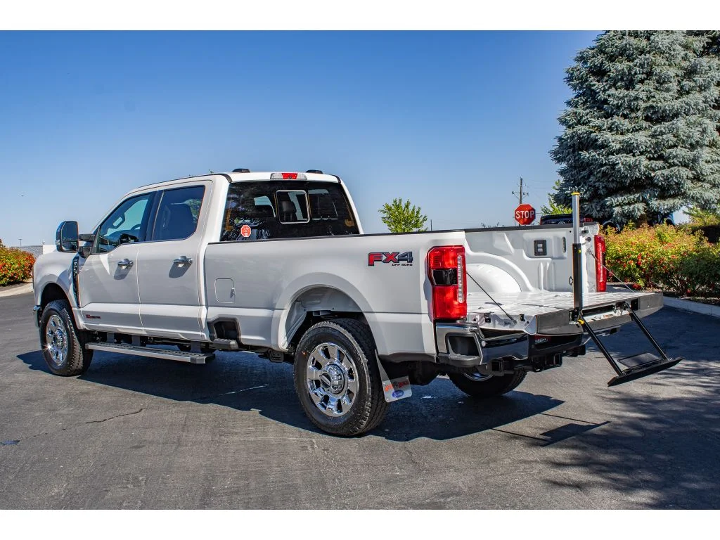New 2026 Star White Metallic Tri-Coat Ford LARIAT image 13