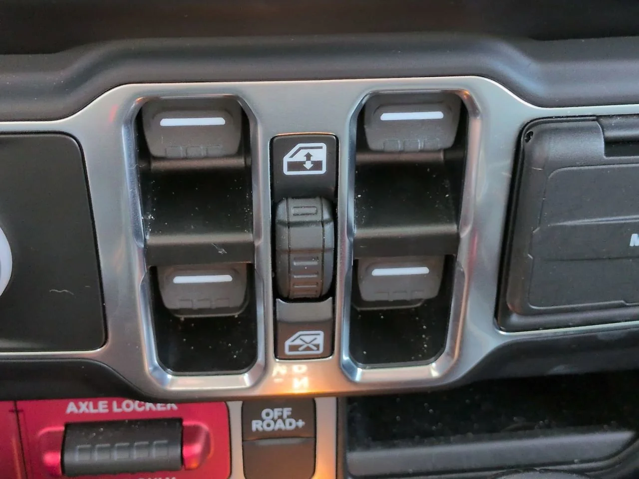 2023 Jeep Gladiator Mojave - Photo 22
