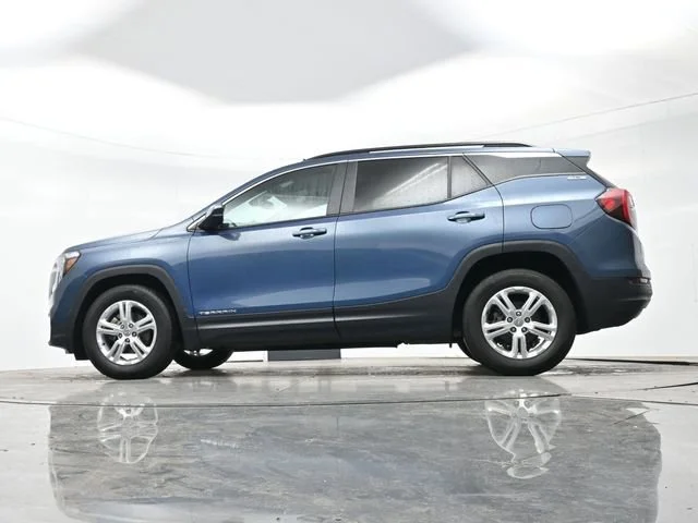 Used 2024 Downpour Metallic GMC SLE image 28