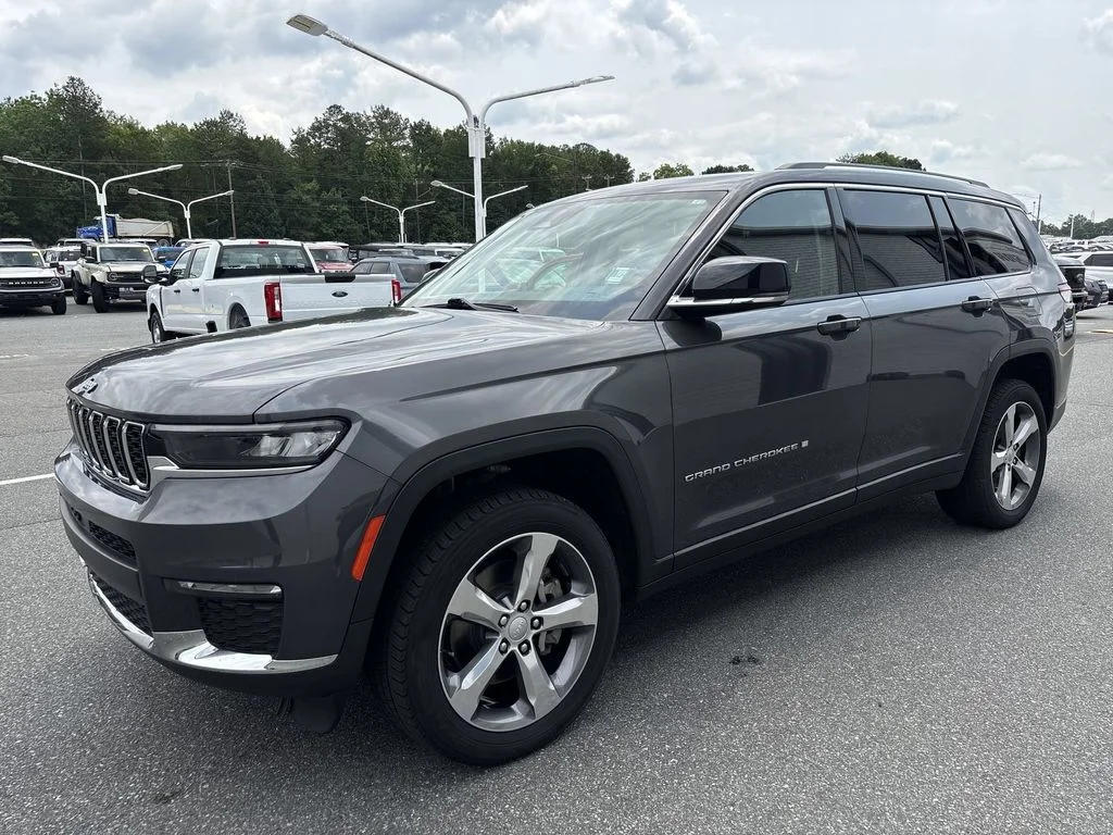 Used 2021 Gray Jeep Limited image 17