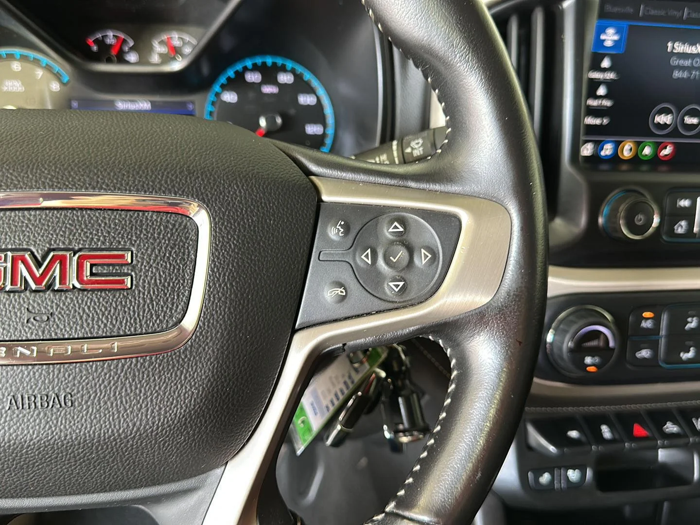 Used 2022 Onyx Black GMC 4WD Denali image 13