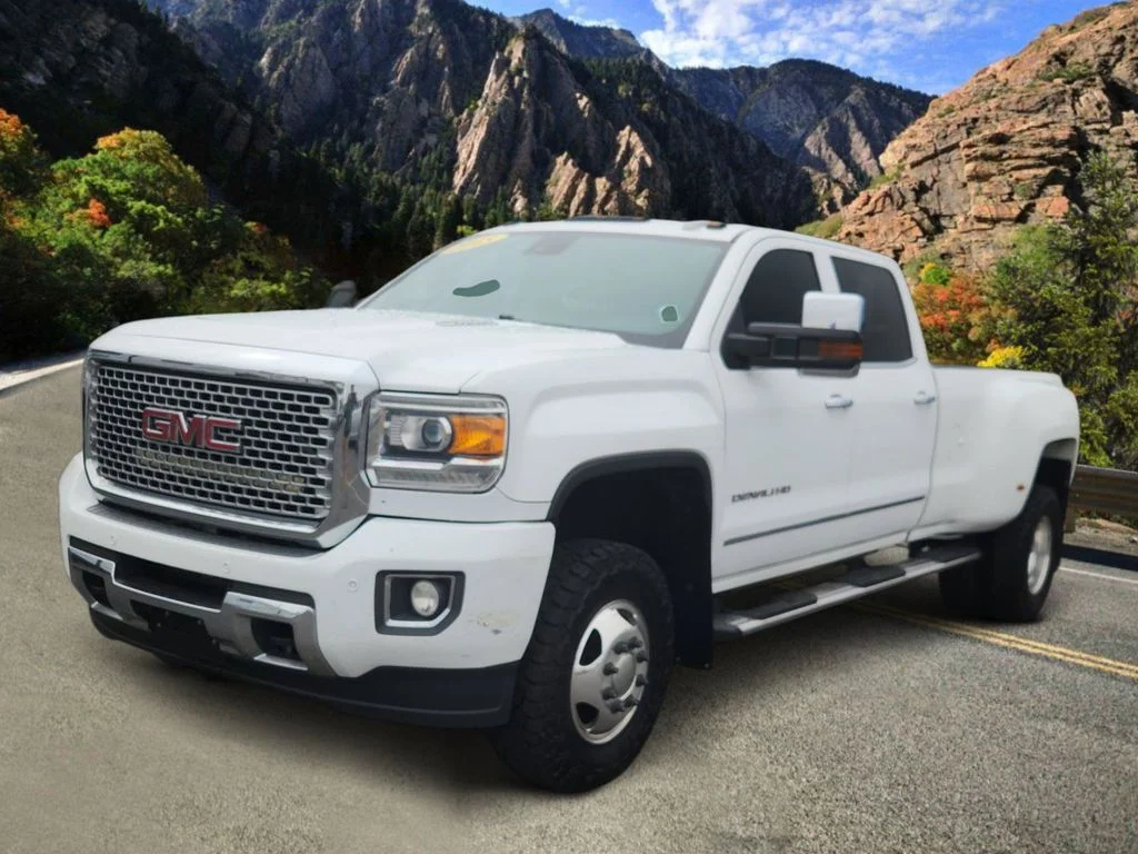 Used 2015 White GMC Denali image 5