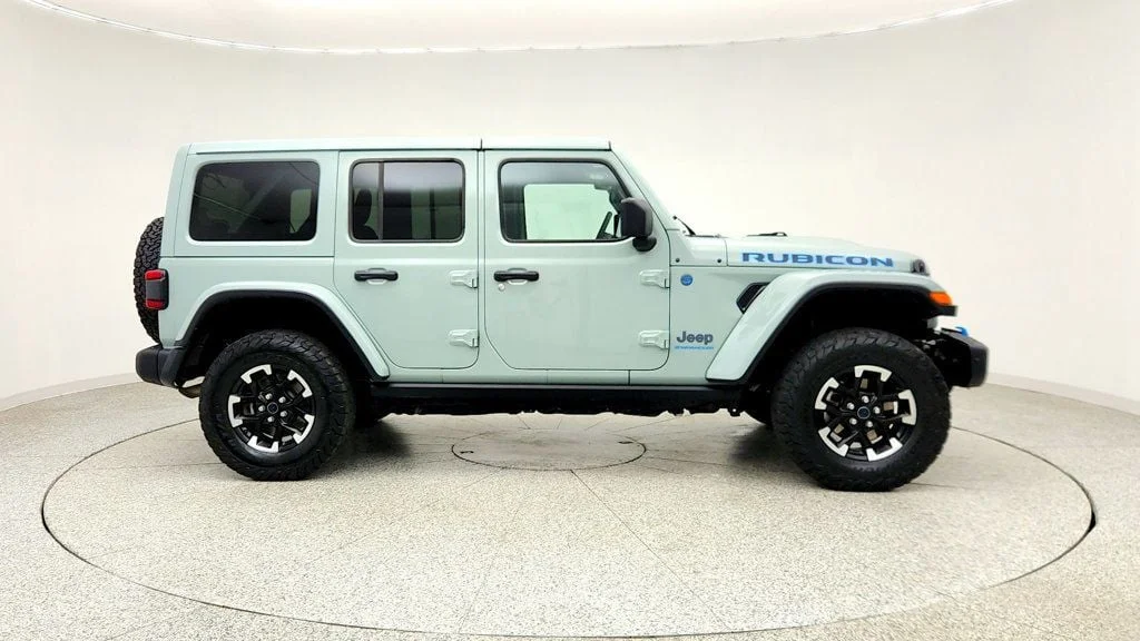 Used 2024 Earl Clearcoat Jeep Rubicon X 4xe w/ Nappa Leather, Steel Bumpers & Off-Road Camera image 4
