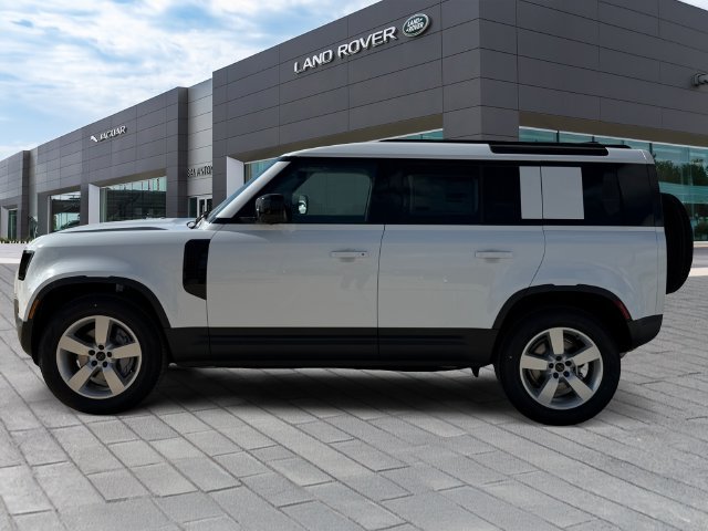 New 2026 Fuji White Land Rover S image 2