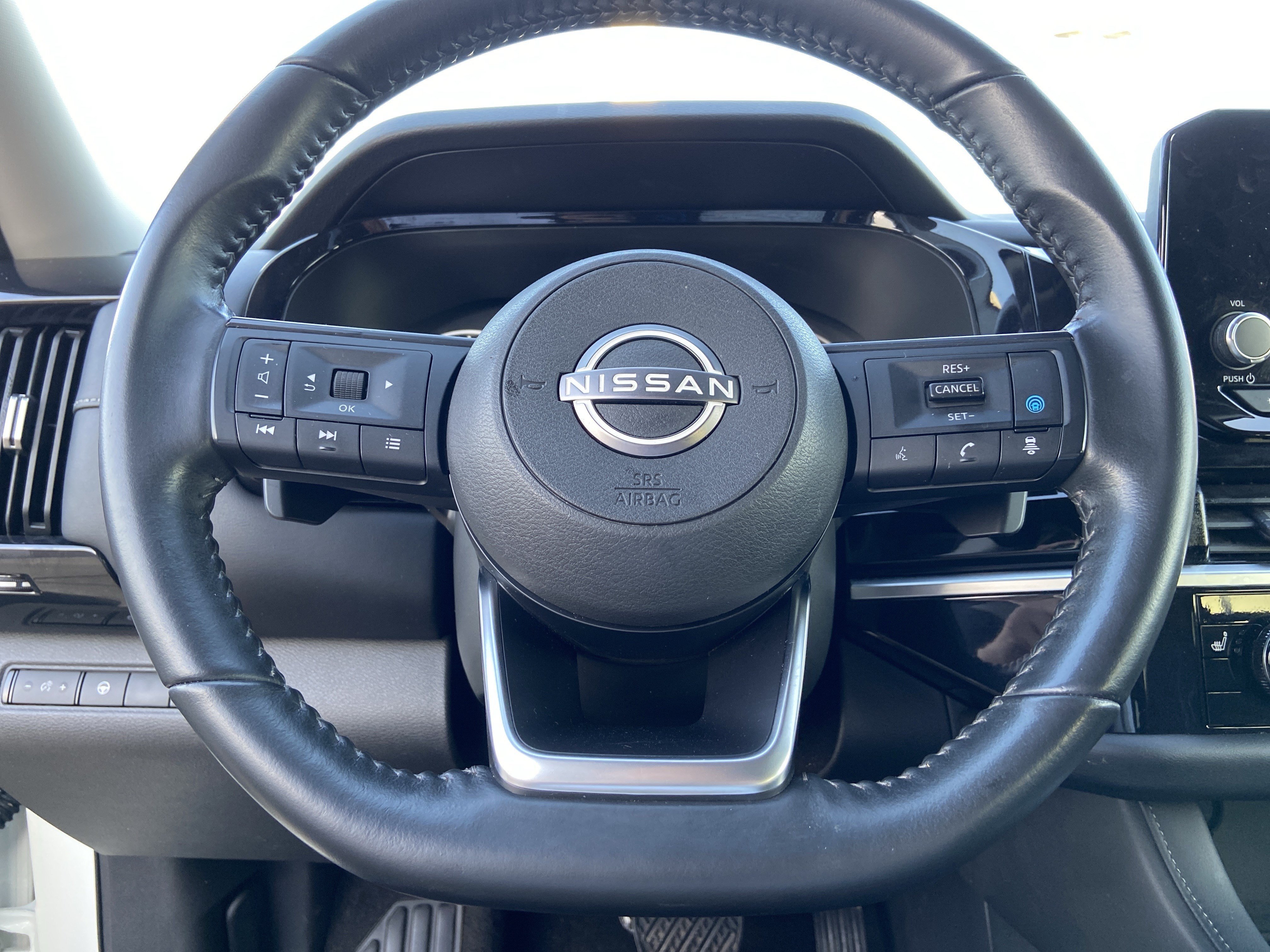 Used 2024 Pearl White Tricoat Nissan SV image 30