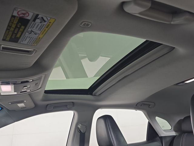 Used 2017 Silver Lexus 450h image 26