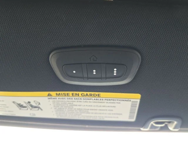 Used 2025 White Chrysler Limited image 45