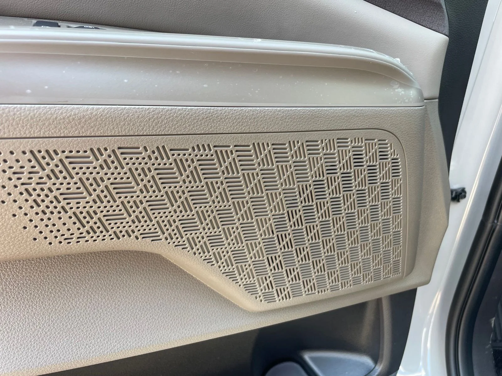 New 2026 White Kia EX image 12