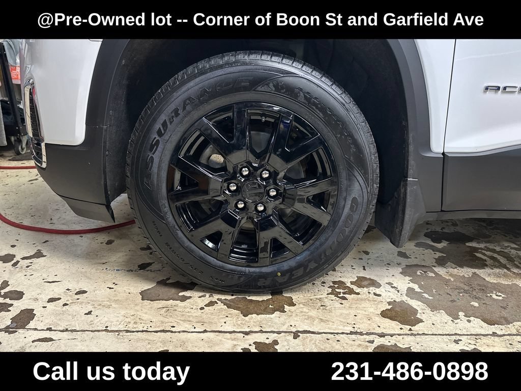 Used 2020 Summit White GMC SLE image 11