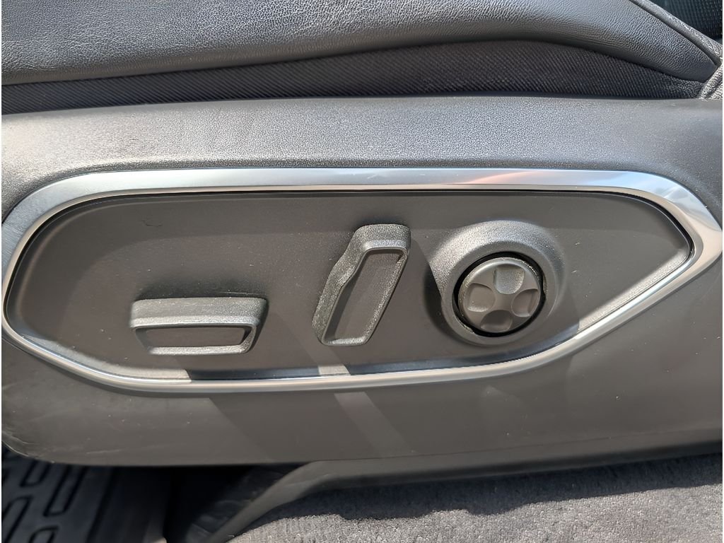 Used 2024 Baltic Gray Metallic Clearcoat Jeep Series II image 17