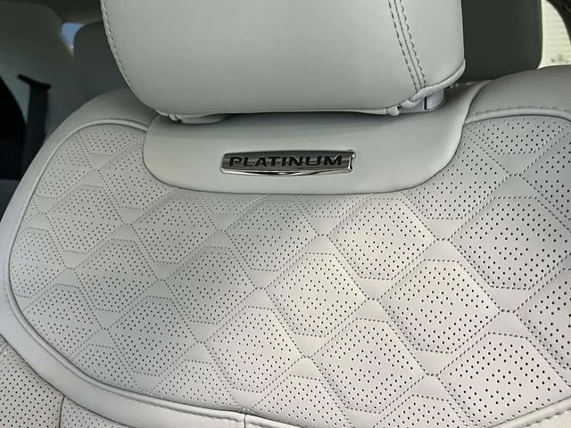 New 2026 Star White Metallic Tri-Coat Ford Platinum image 15